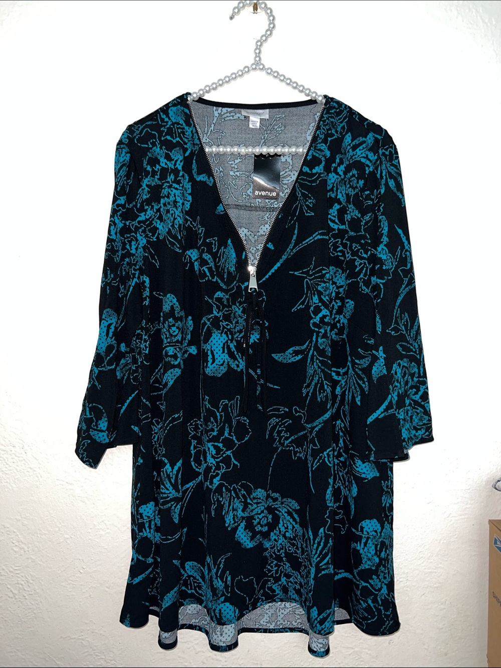 Avenue 14/16 top nwt blouse